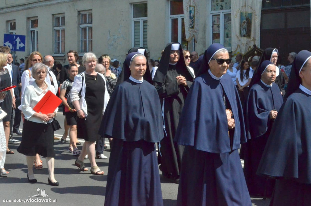 Boże Ciało: procesja parafii katedralnej