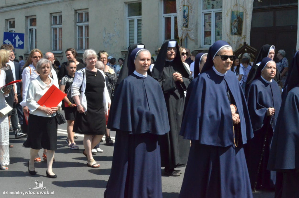 Boże Ciało: procesja parafii katedralnej