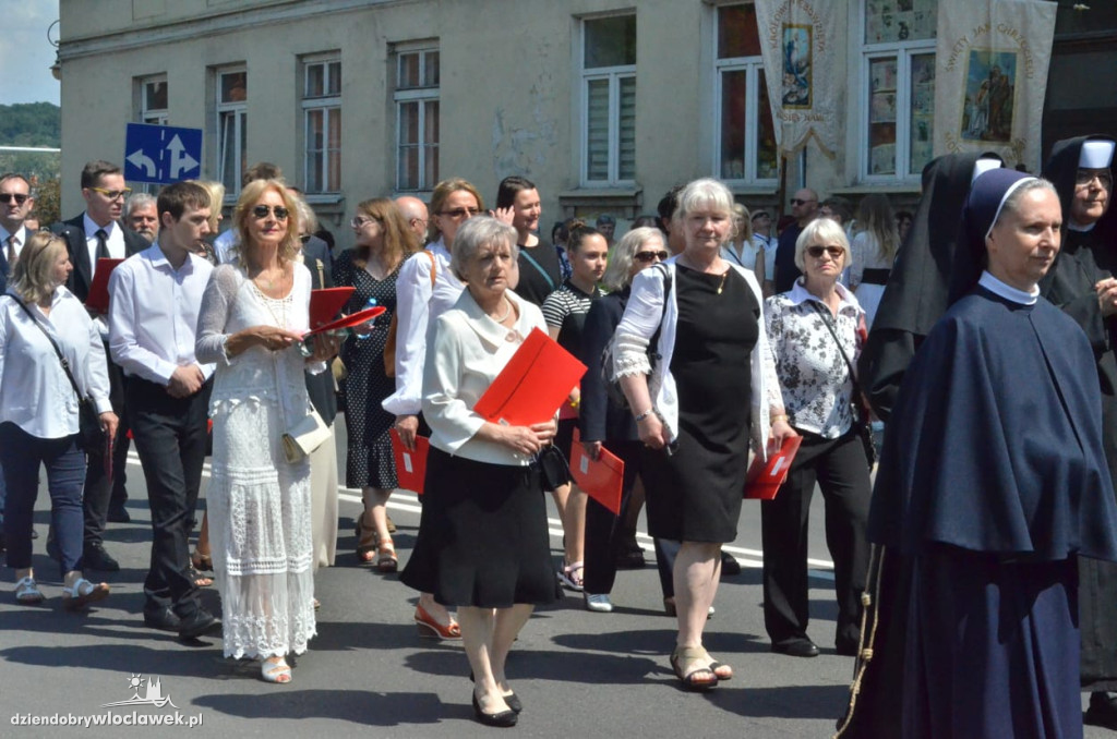 Boże Ciało: procesja parafii katedralnej