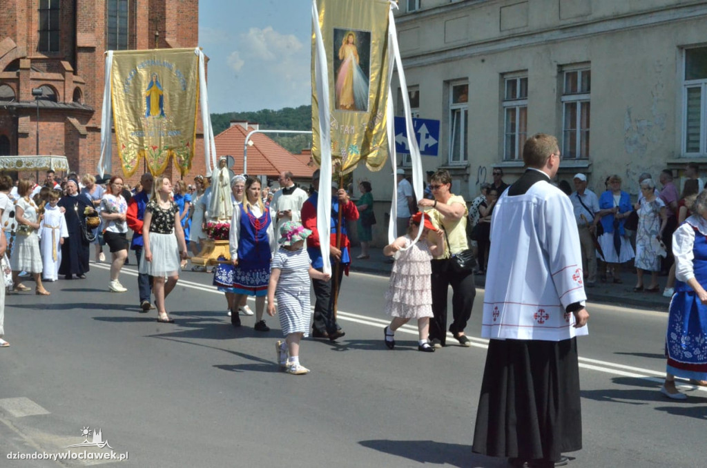 Boże Ciało: procesja parafii katedralnej