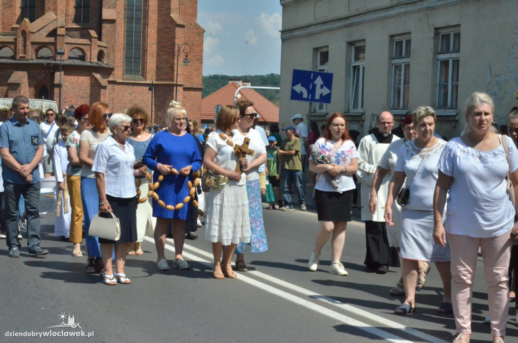 Boże Ciało: procesja parafii katedralnej