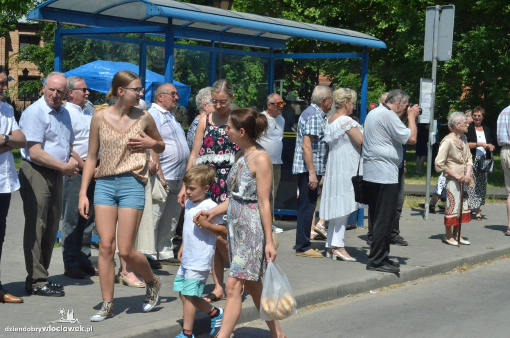 Boże Ciało: procesja parafii katedralnej