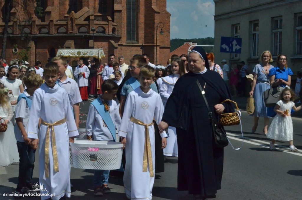 Boże Ciało: procesja parafii katedralnej