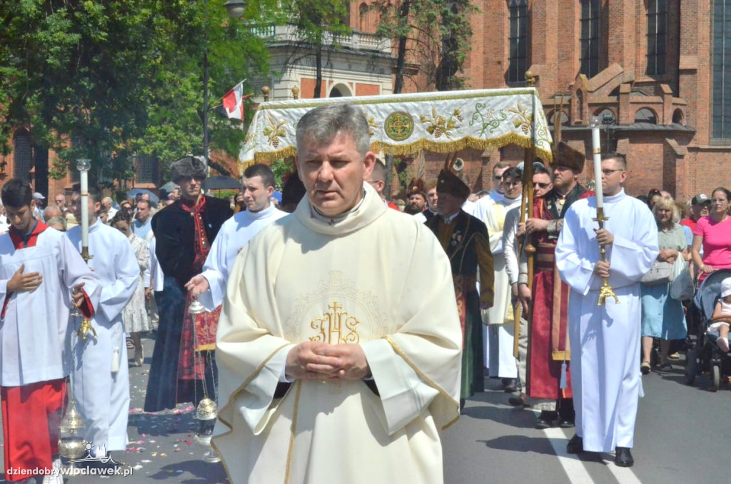 Boże Ciało: procesja parafii katedralnej