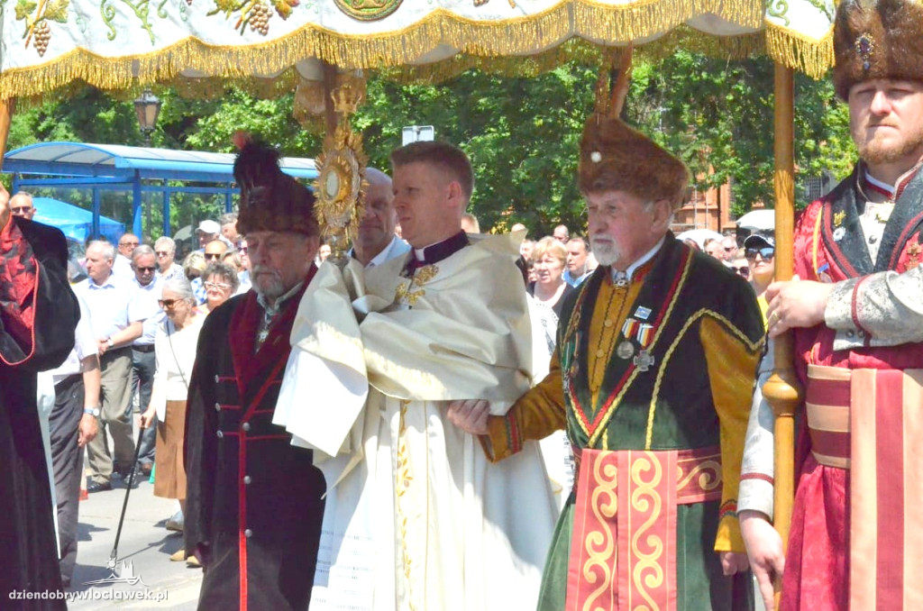 Boże Ciało: procesja parafii katedralnej