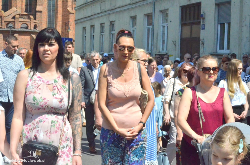 Boże Ciało: procesja parafii katedralnej