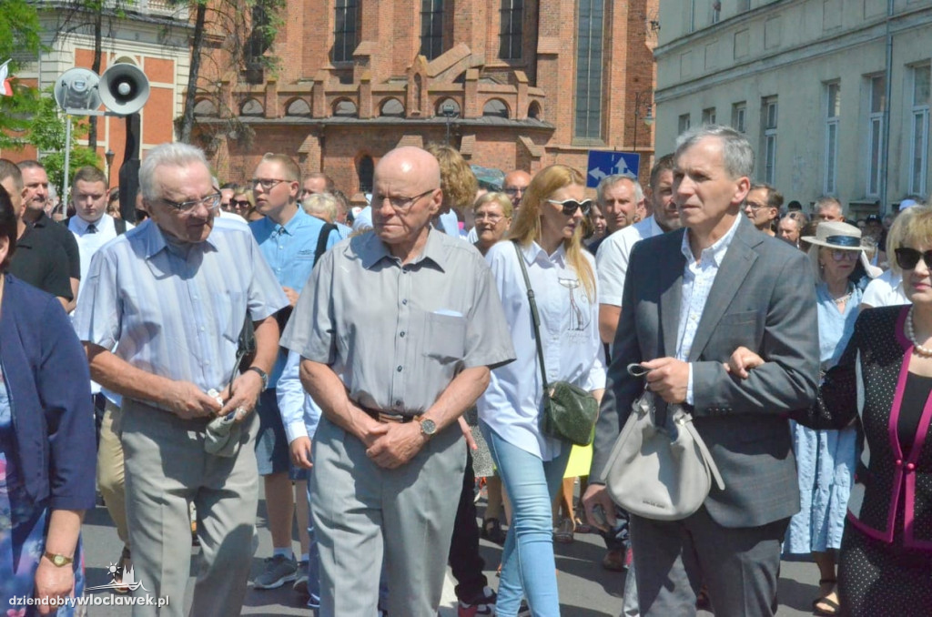 Boże Ciało: procesja parafii katedralnej