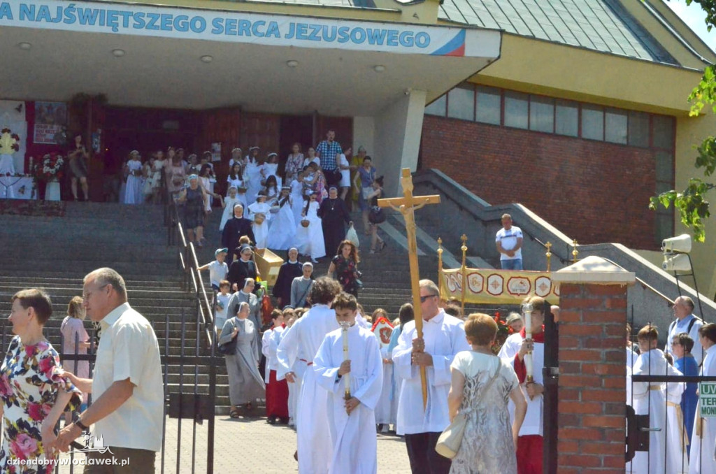 Boże Ciało: procesja w parafii NSJ