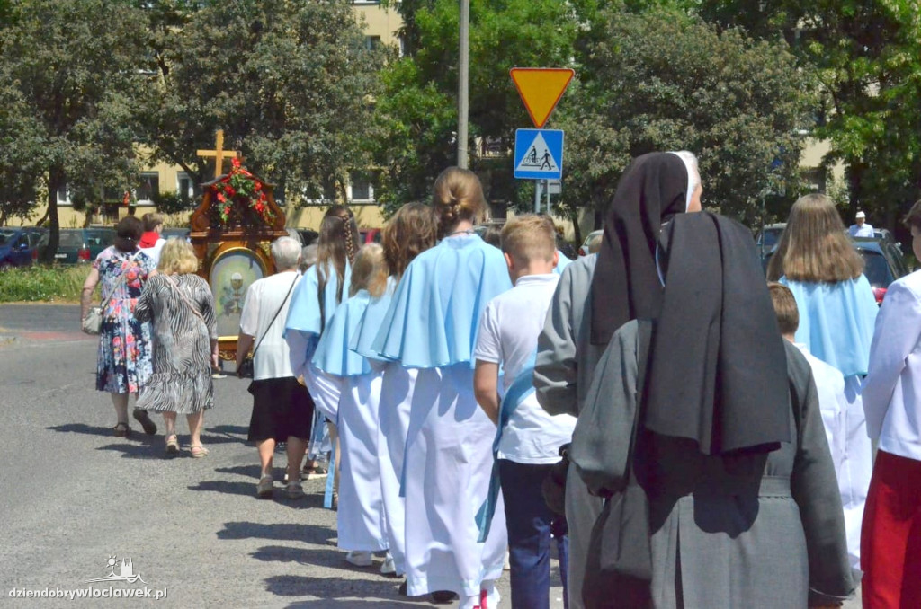 Boże Ciało: procesja w parafii NSJ