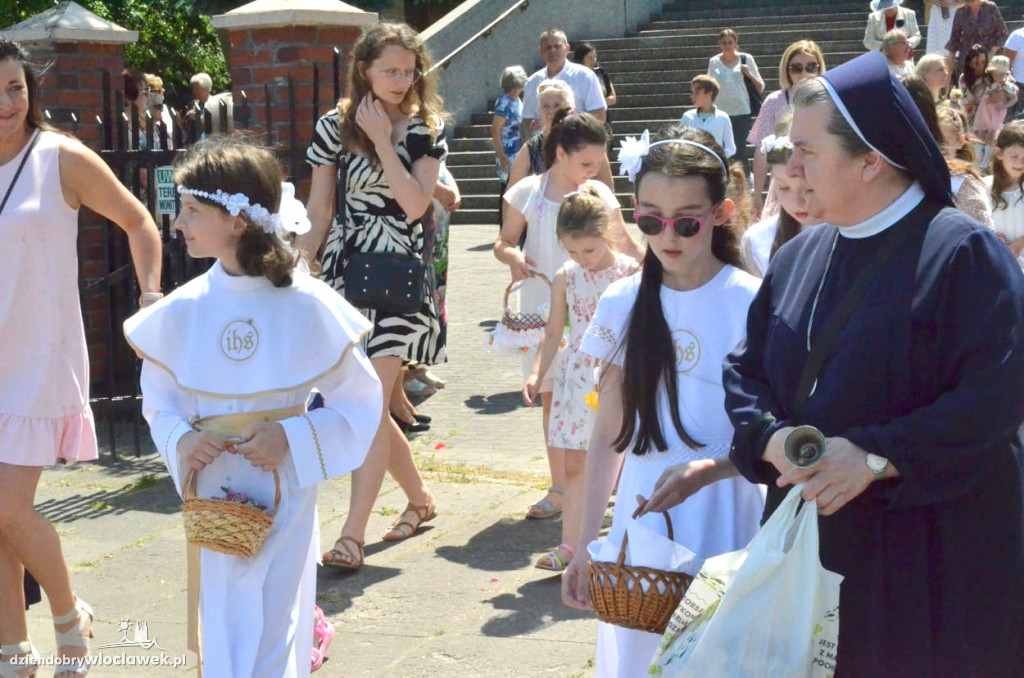 Boże Ciało: procesja w parafii NSJ
