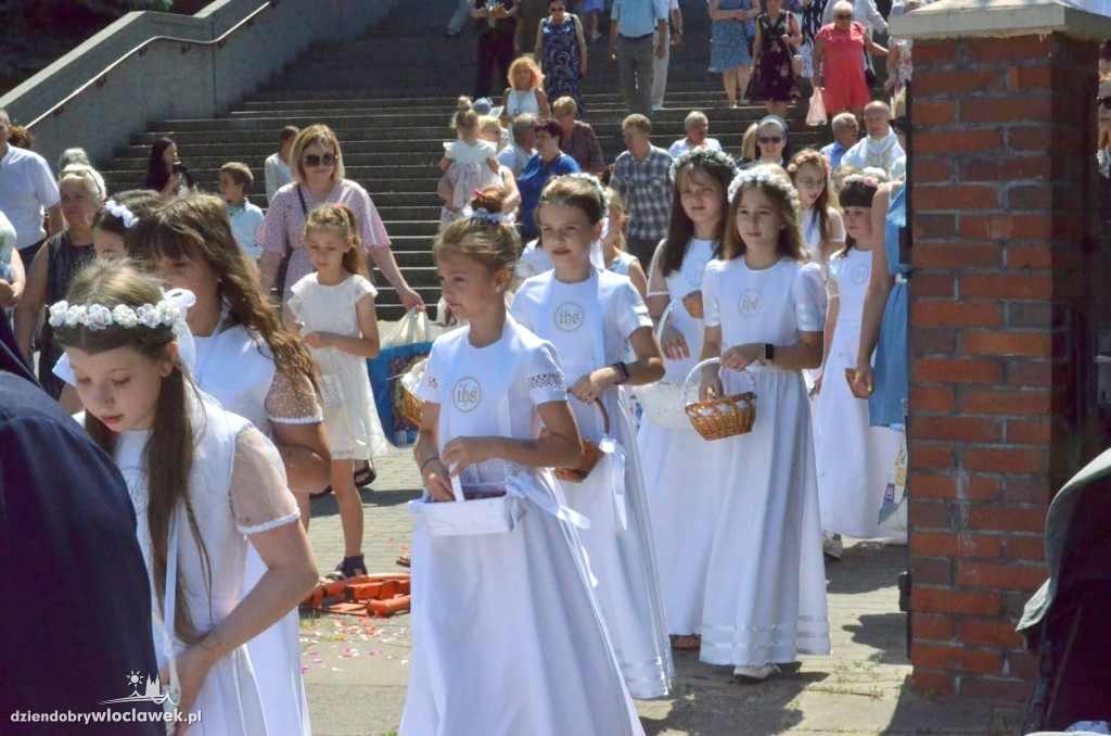 Boże Ciało: procesja w parafii NSJ