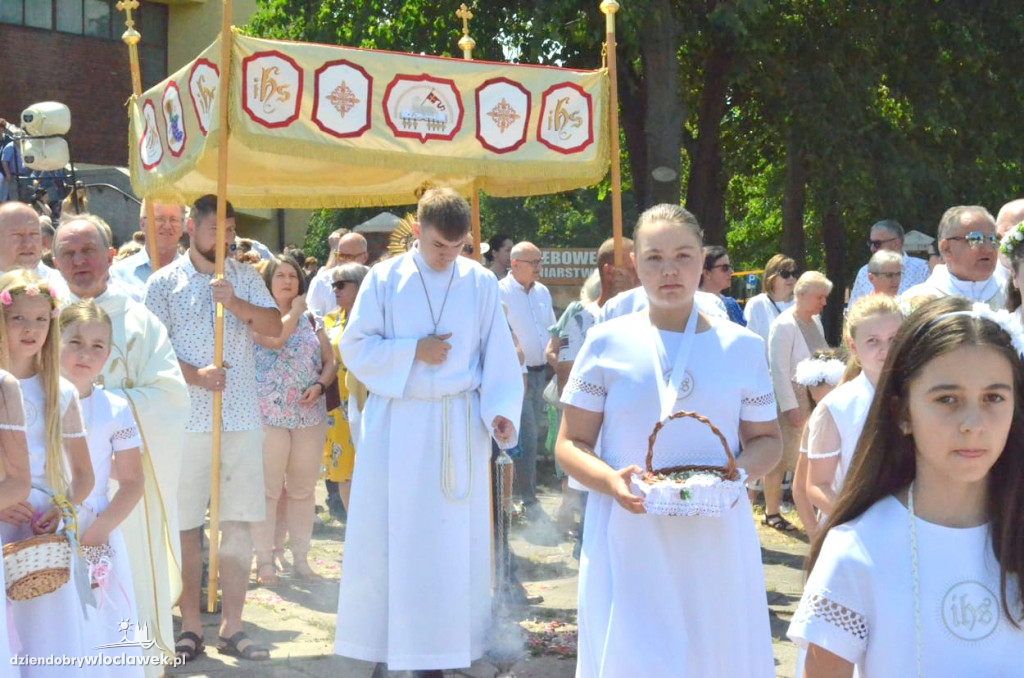 Boże Ciało: procesja w parafii NSJ