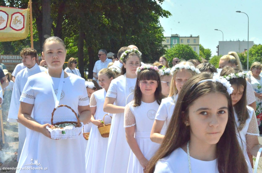 Boże Ciało: procesja w parafii NSJ
