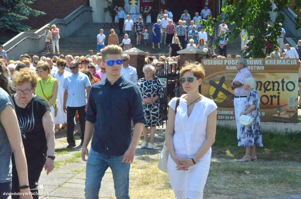 Boże Ciało: procesja w parafii NSJ