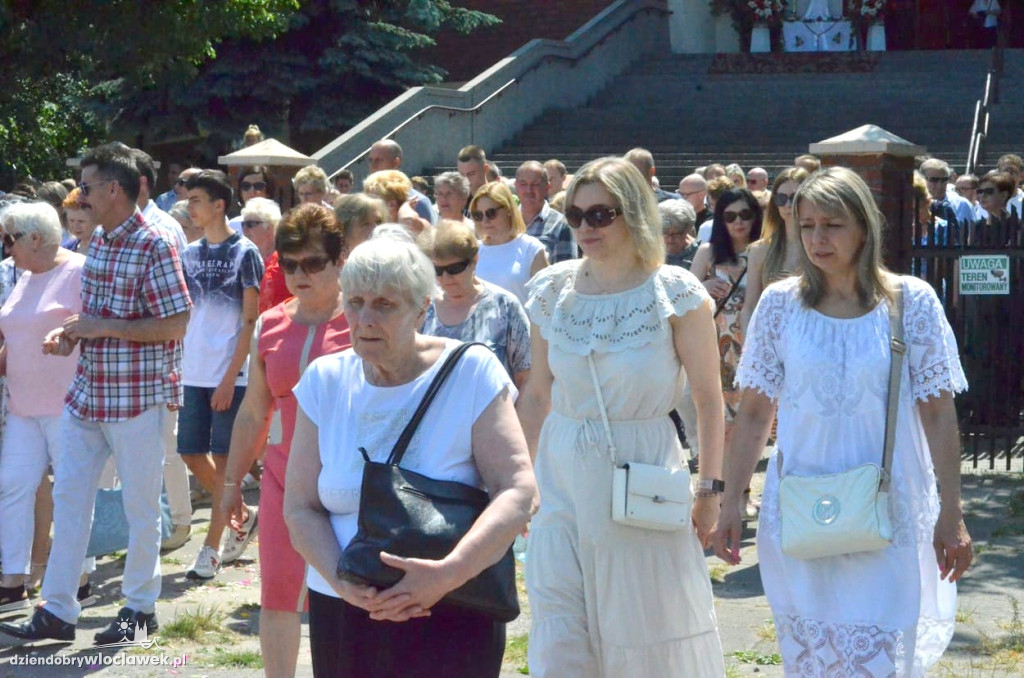 Boże Ciało: procesja w parafii NSJ