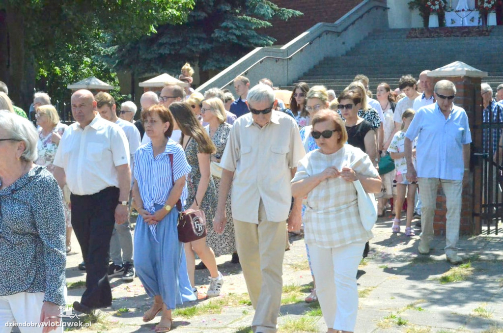 Boże Ciało: procesja w parafii NSJ