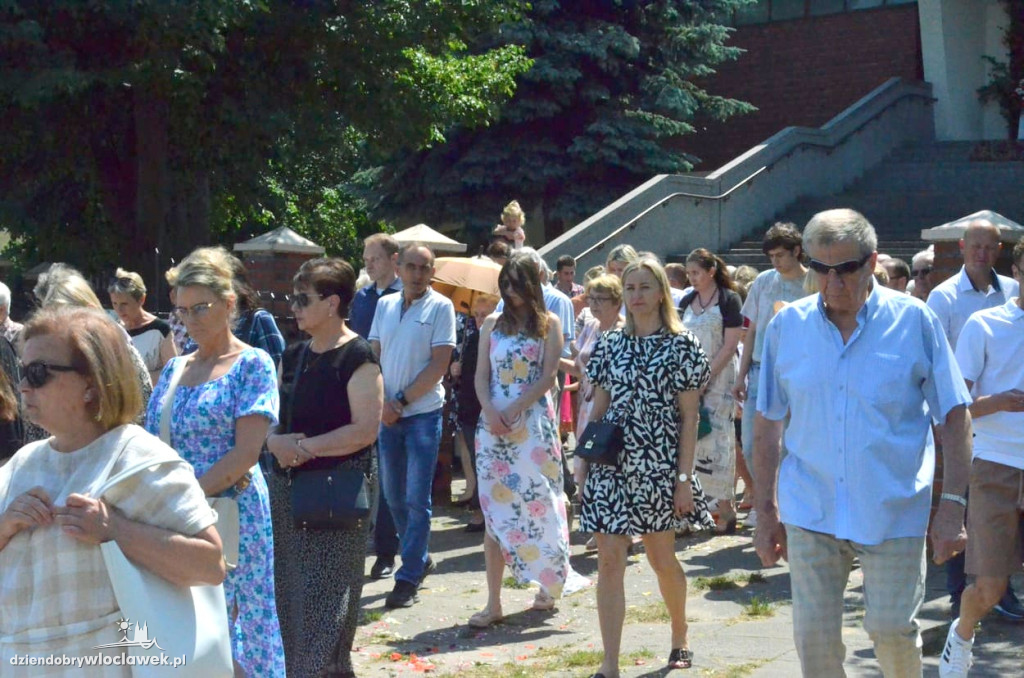 Boże Ciało: procesja w parafii NSJ