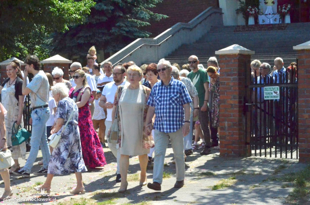 Boże Ciało: procesja w parafii NSJ