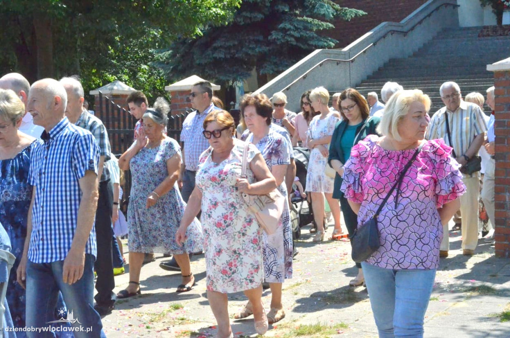Boże Ciało: procesja w parafii NSJ