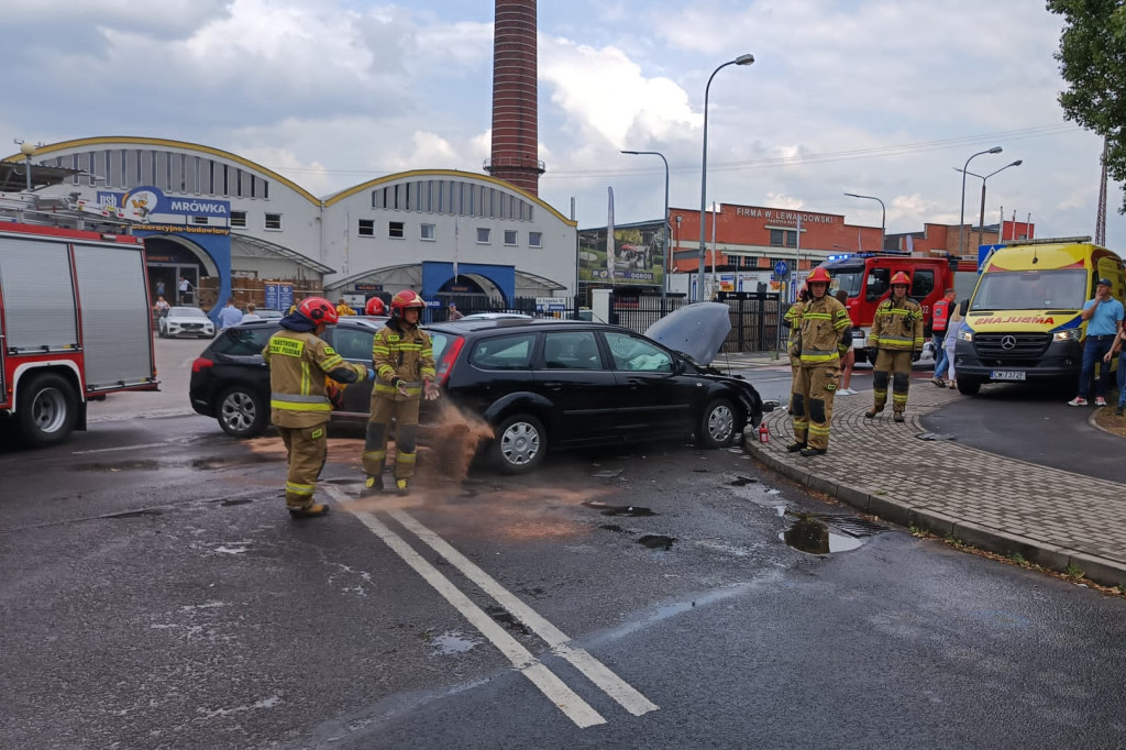 Wypadek na skrzyżowaniu ulic Łęgskiej i Okrężnej