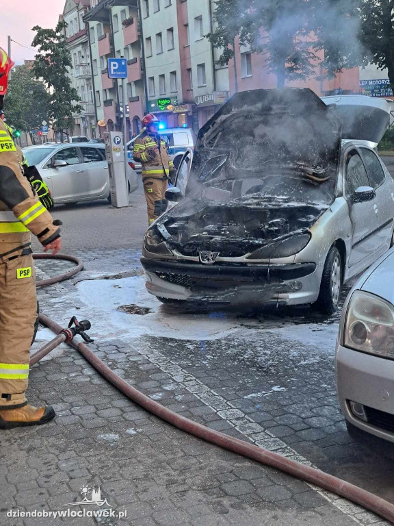 Pożar samochodu na ul. Warszawskiej