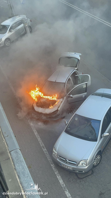 Pożar samochodu na ul. Warszawskiej
