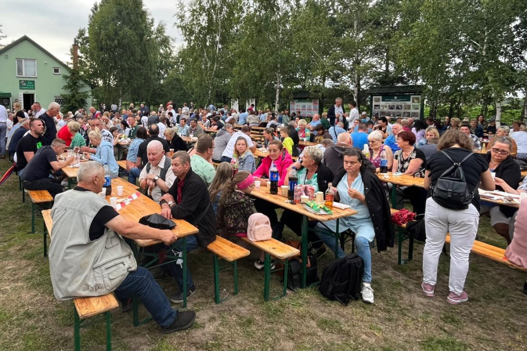 Tradycyjny Piknik Ludowy w Dębicach