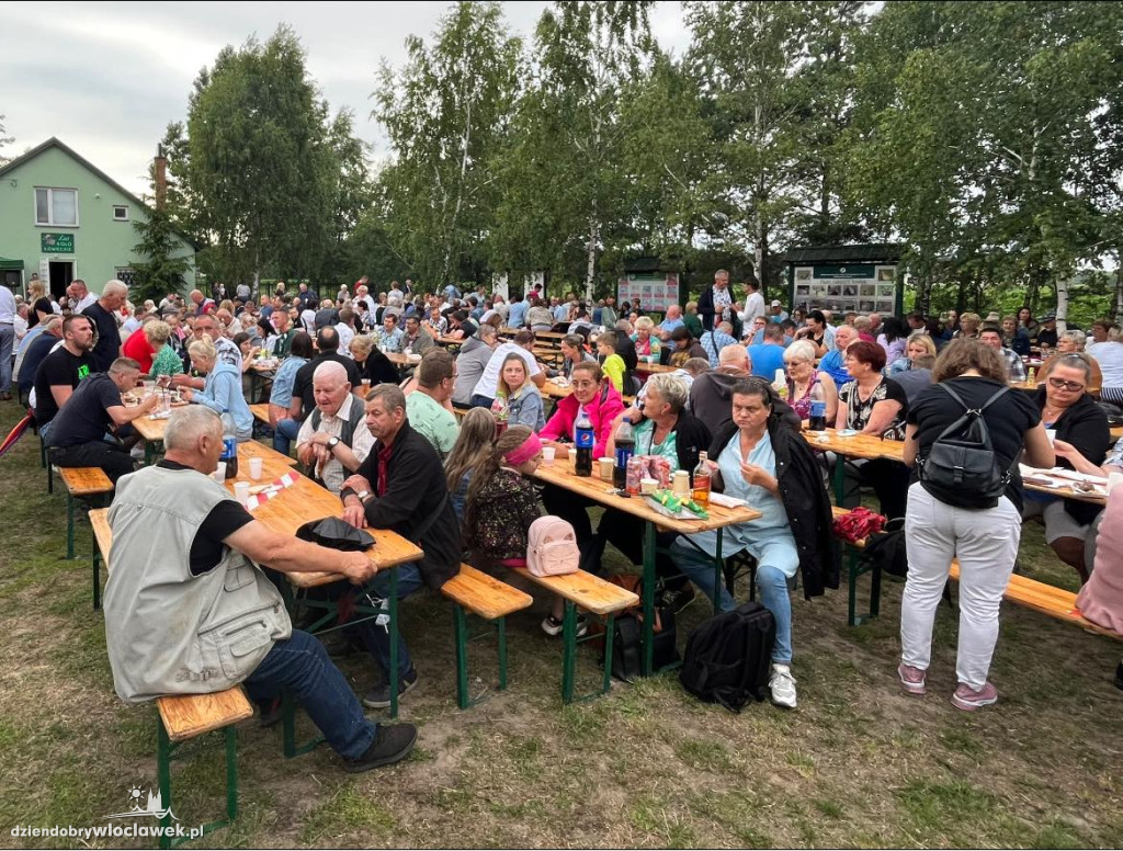 Tradycyjny Piknik Ludowy w Dębicach