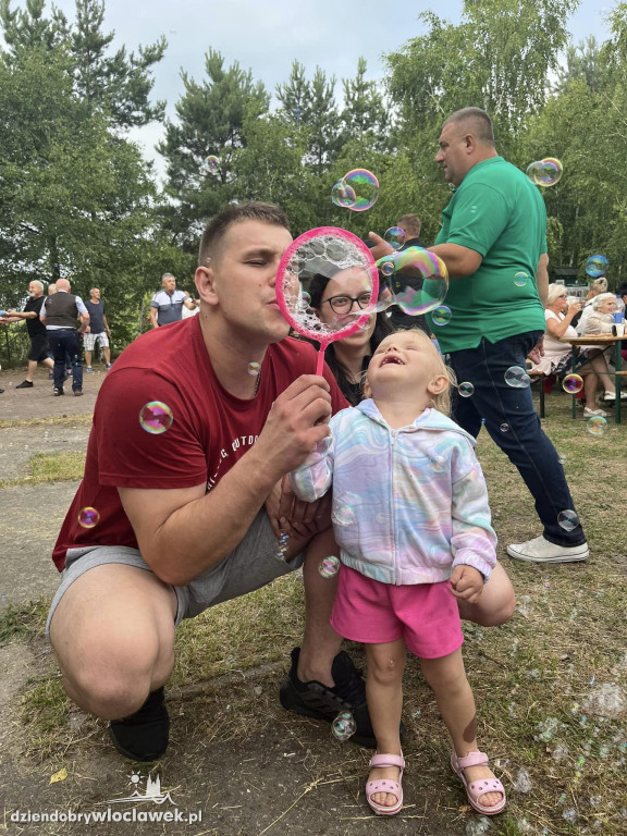 Tradycyjny Piknik Ludowy w Dębicach