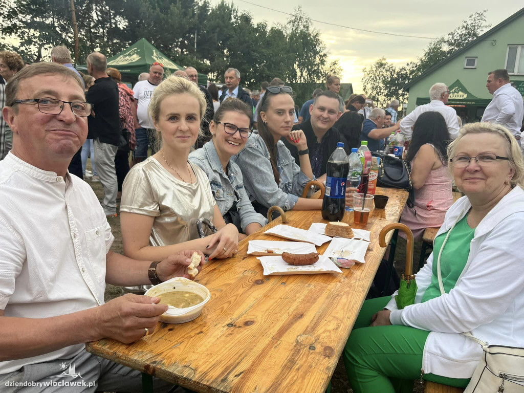 Tradycyjny Piknik Ludowy w Dębicach
