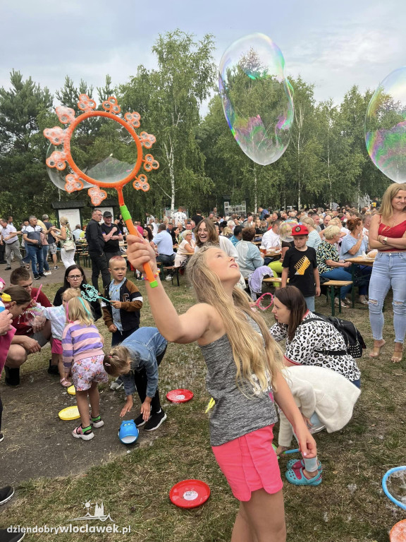 Tradycyjny Piknik Ludowy w Dębicach