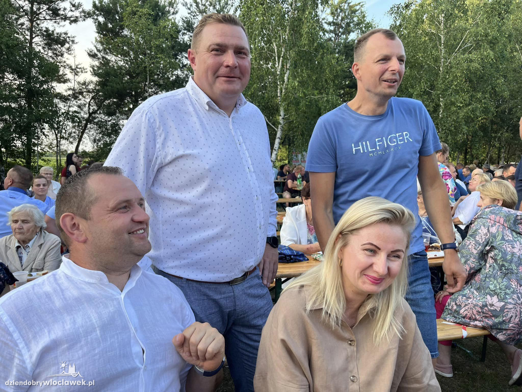Tradycyjny Piknik Ludowy w Dębicach