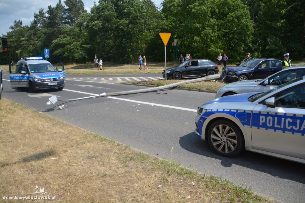 Z 3 promilami uderzył w latarnię na DK62