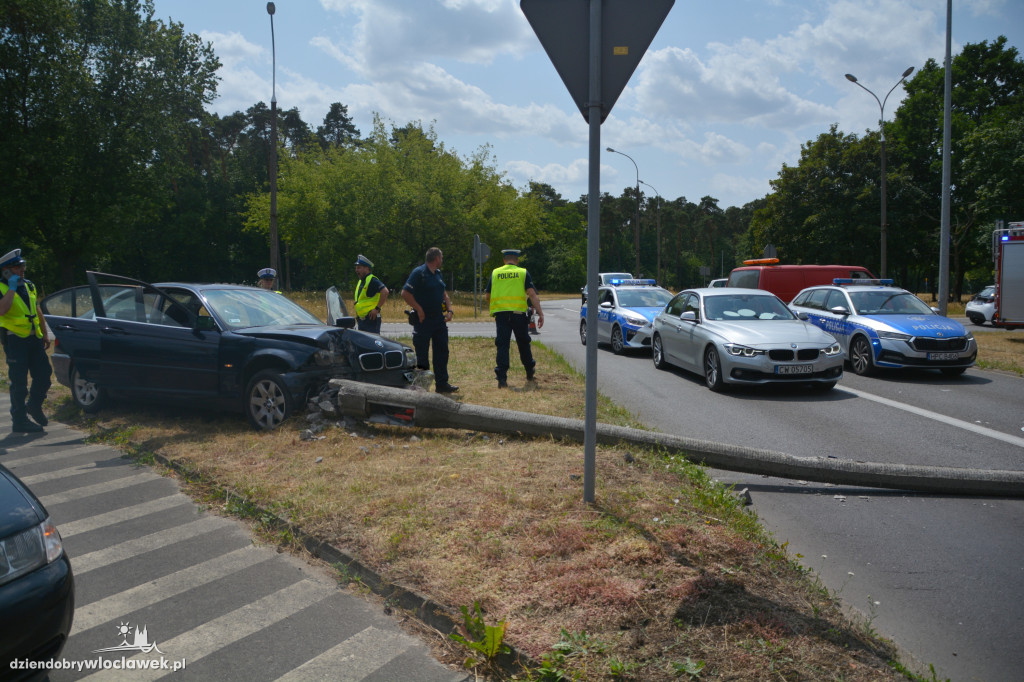 Z 3 promilami uderzył w latarnię na DK62