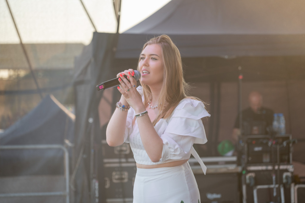 Koncert Alicji Deickiej na lotnisku w Kruszynie