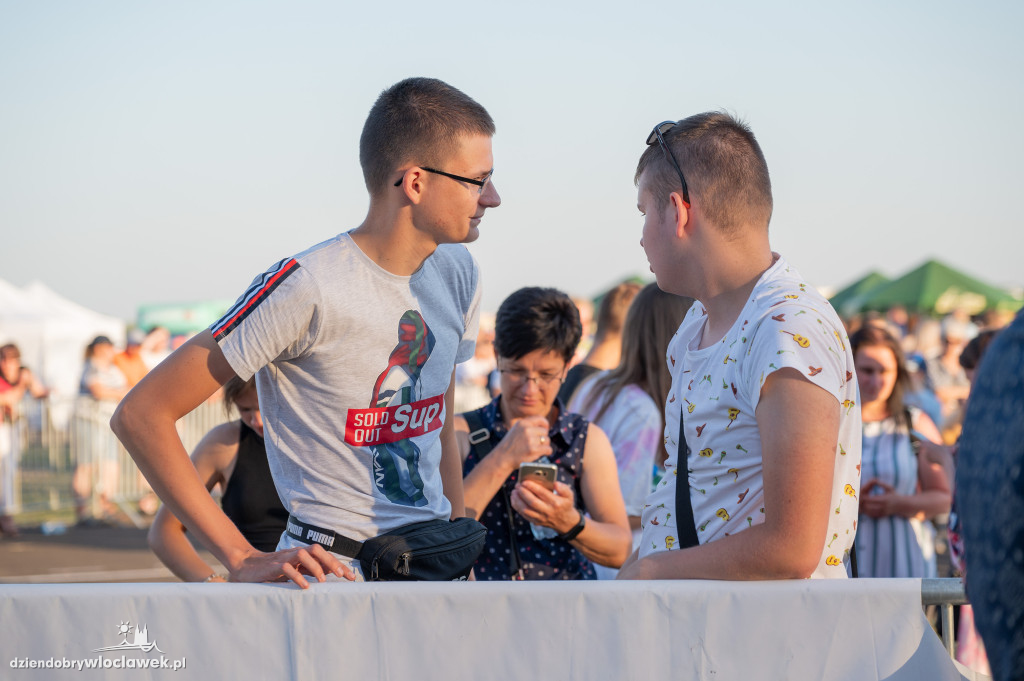 Koncert Alicji Deickiej na lotnisku w Kruszynie
