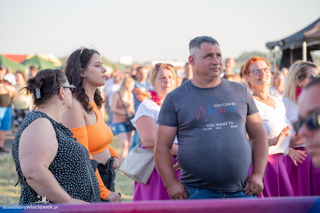 Koncert Alicji Deickiej na lotnisku w Kruszynie