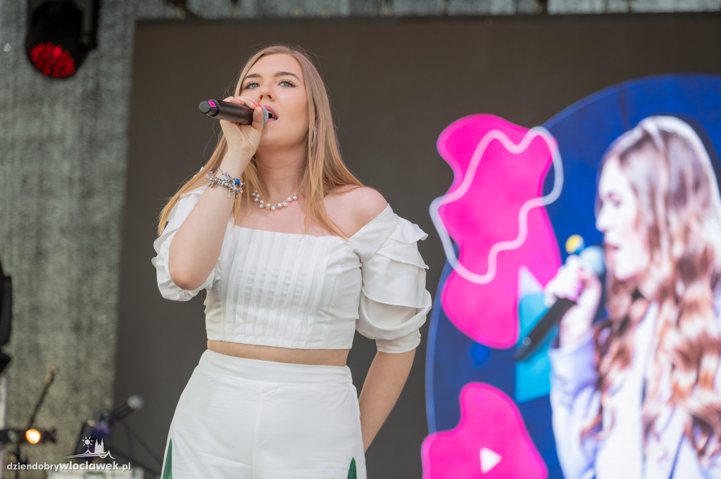 Koncert Alicji Deickiej na lotnisku w Kruszynie