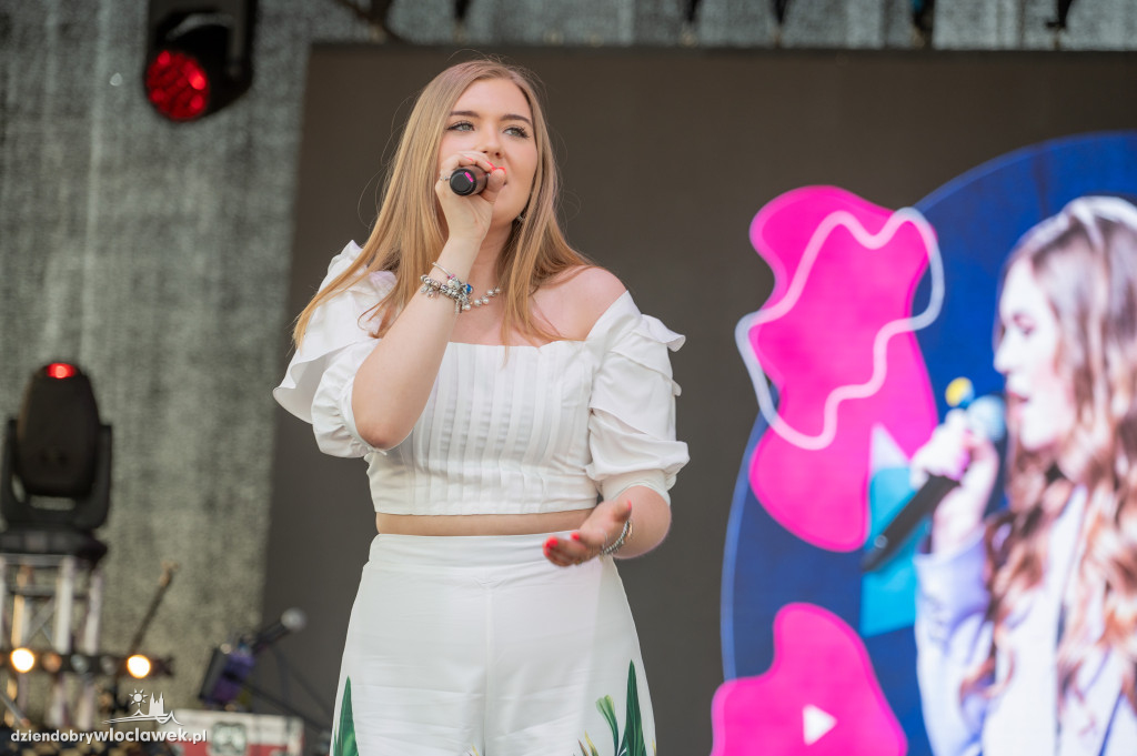 Koncert Alicji Deickiej na lotnisku w Kruszynie