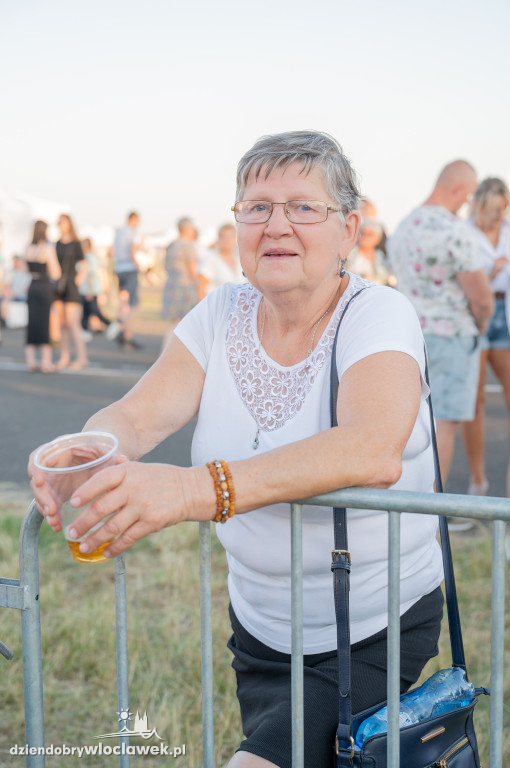 Koncert Alicji Deickiej na lotnisku w Kruszynie