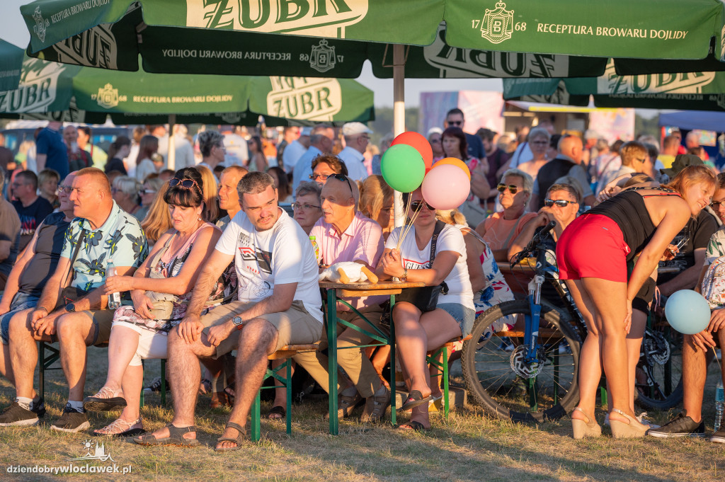 Koncert Alicji Deickiej na lotnisku w Kruszynie