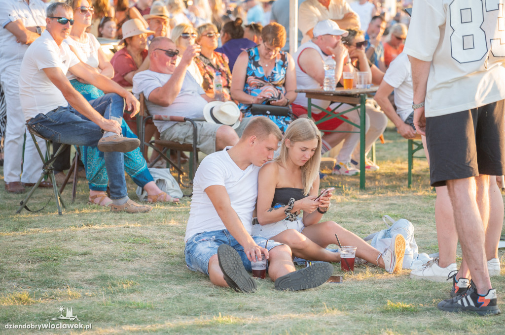 Koncert Alicji Deickiej na lotnisku w Kruszynie