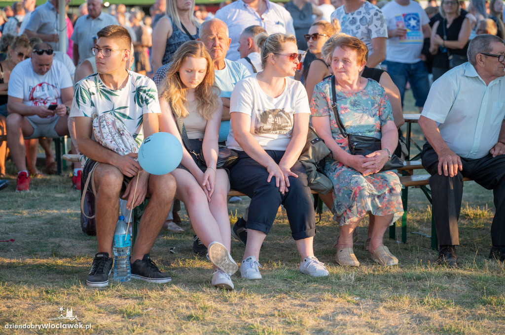 Koncert Alicji Deickiej na lotnisku w Kruszynie