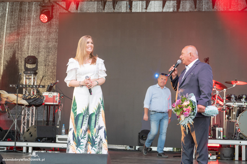Koncert Alicji Deickiej na lotnisku w Kruszynie