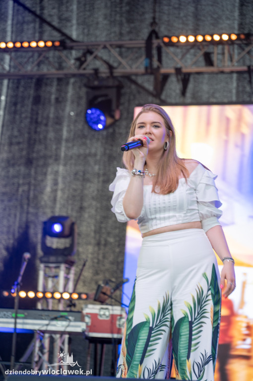Koncert Alicji Deickiej na lotnisku w Kruszynie