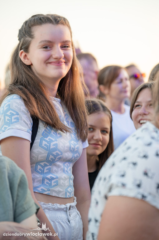 Koncert Alicji Deickiej na lotnisku w Kruszynie