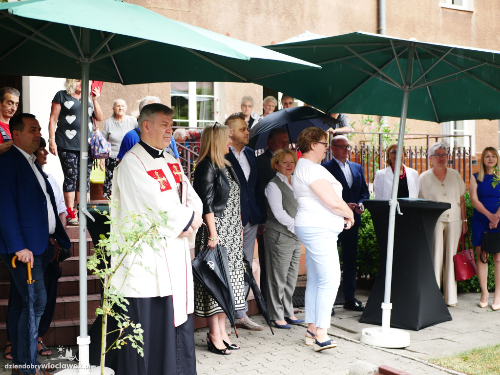 Przekazanie samochodu dla DPS z ul. Nowomiejskiej
