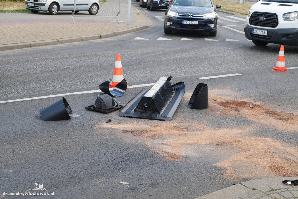 Zderzenie dwóch samochodów na skrzyżowaniu z DK91