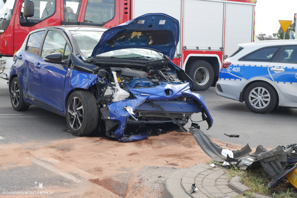 Zderzenie dwóch samochodów na skrzyżowaniu z DK91