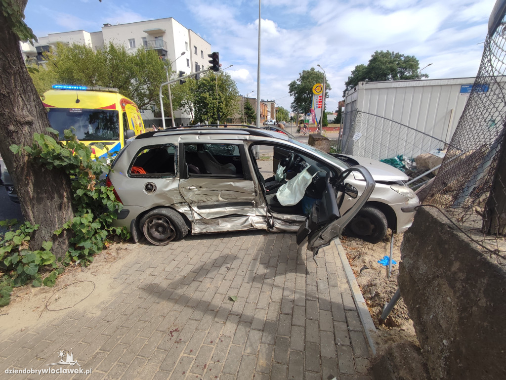 Wypadek na skrzyżowaniu Okrężnej ze Stodólną